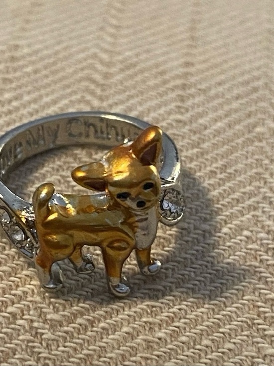 The Unbranded Brand Jewelry - Women’s fashion Dog shape Ring engraved with “Love my  Chihuahua”  Size 5
